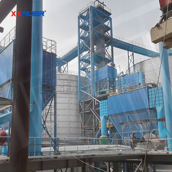 320條布袋17800m3/h風量袋式除塵器